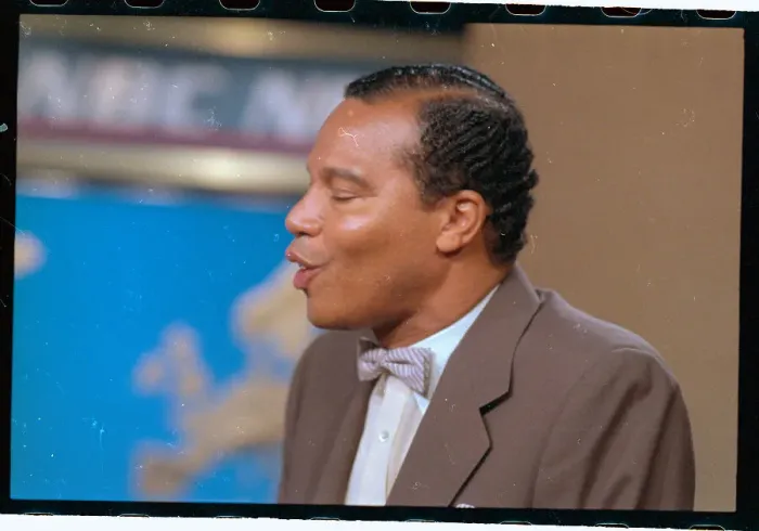 Framed Print : Side View Portrait of Louis Farrakhan Framed Print : Side View Portrait of Louis Farrakhan