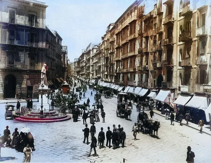 Framed Print : View of Via Roma in Naples with a statue, shops, horse-drawn carriages and passers-by, 1870, Italy, Historic, digitally restored reproduction of a photograph by Giorgio Sommer, coloured Framed Print : View of Via Roma in Naples with a statue, shops, horse-drawn carriages and passers-by, 1870, Italy, Historic, digitally restored reproduction of a photograph by Giorgio Sommer, coloured