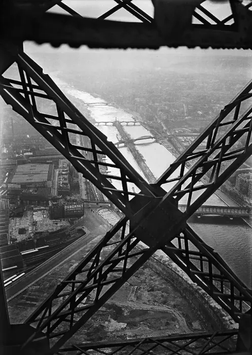 Framed Print : View of the Seine from the Eiffel Tower Framed Print : View of the Seine from the Eiffel Tower