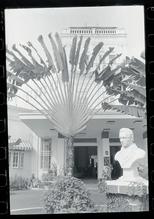 Framed Print : Front View of Singapore's Raffles Hotel Framed Print : Front View of Singapore's Raffles Hotel
