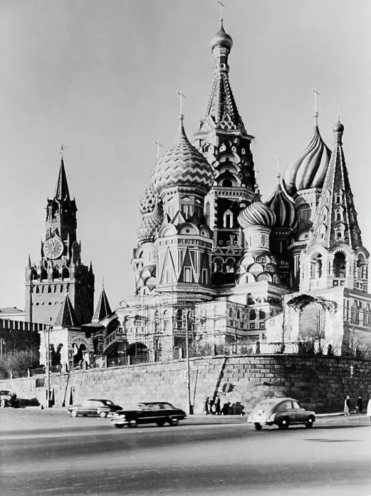 Framed Print : View of St Basils Cathedral Framed Print : View of St Basils Cathedral