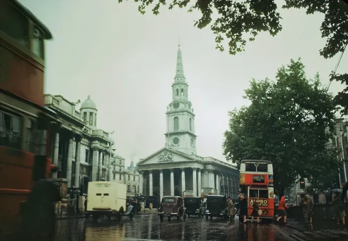 Framed Print : View Of St Martin In The Fields Framed Print : View Of St Martin In The Fields