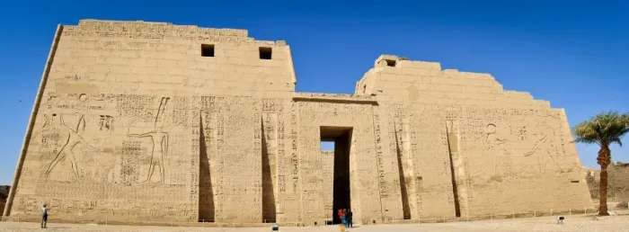 Framed Print : Front view of The Temple of Medinat Habu with blue skies Framed Print : Front view of The Temple of Medinat Habu with blue skies