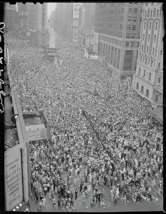 Framed Print : View Of Times Square At End Of Wwii Framed Print : View Of Times Square At End Of Wwii