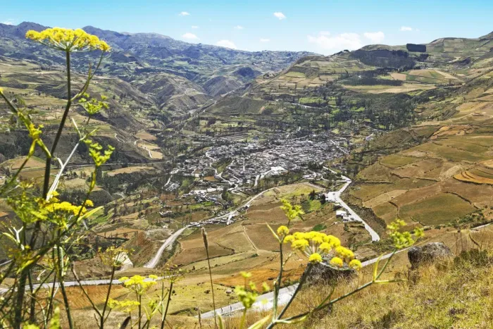 Framed Print : View of the town of Alausi, start the Andean railway Nariz del Diablo, Alausi, Chimborazo Province, Ecuador