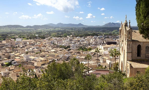 View of the town of Arta with the parish church Transfiguracio del Senyor, Arta, Majorca, Balearic Islands, Spain
