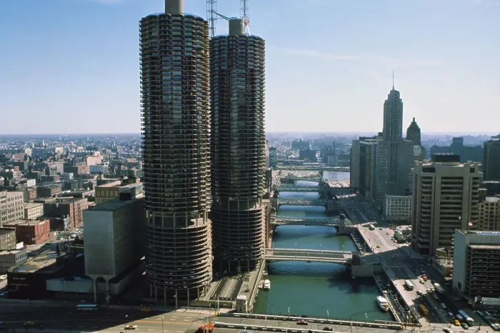 Framed Print : View of the Twin Towers in Chicago