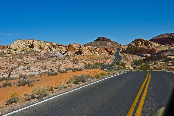 Views along Mouse Tank Road in Valley of Fire State Park, Nevada, USA