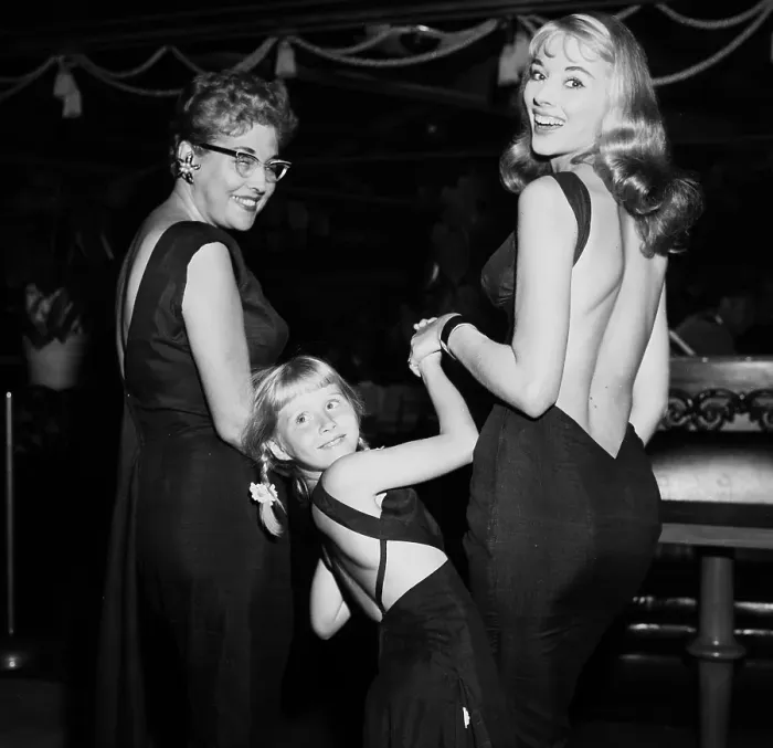Framed Print : Vikki Dougan Framed Print : Vikki Dougan