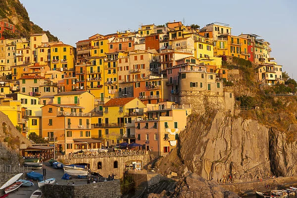 Village with colourful houses, Manarola, Cinque Terre, UNESCO World Heritage Site, Province of La Spezia, Liguria, Italy