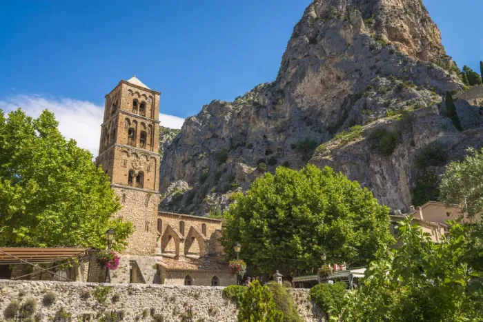 Framed Print : The village of Moustiers-Sainte-Marie Framed Print : The village of Moustiers-Sainte-Marie