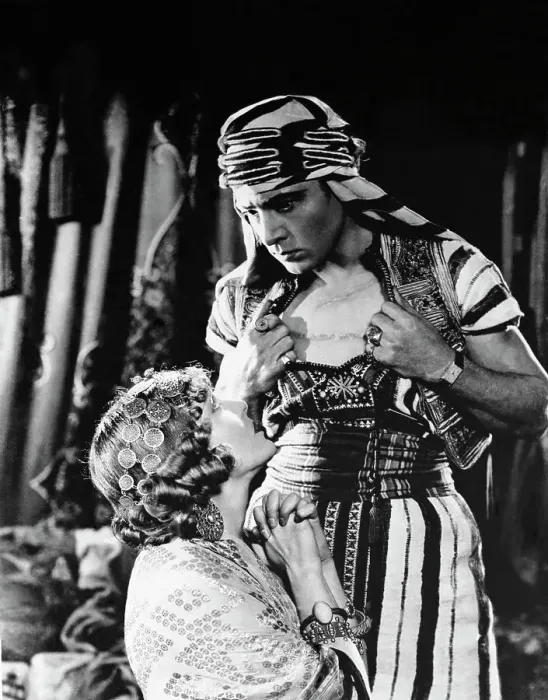 Framed Print : Vilma Banky and Rudolph Valentino in Son of the Sheik Framed Print : Vilma Banky and Rudolph Valentino in Son of the Sheik