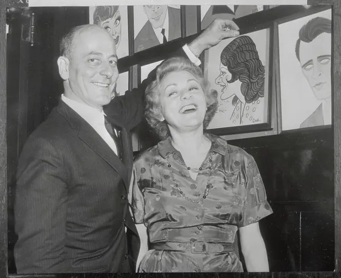 Framed Print : Vincent Sardi Jr with Lillian Roth