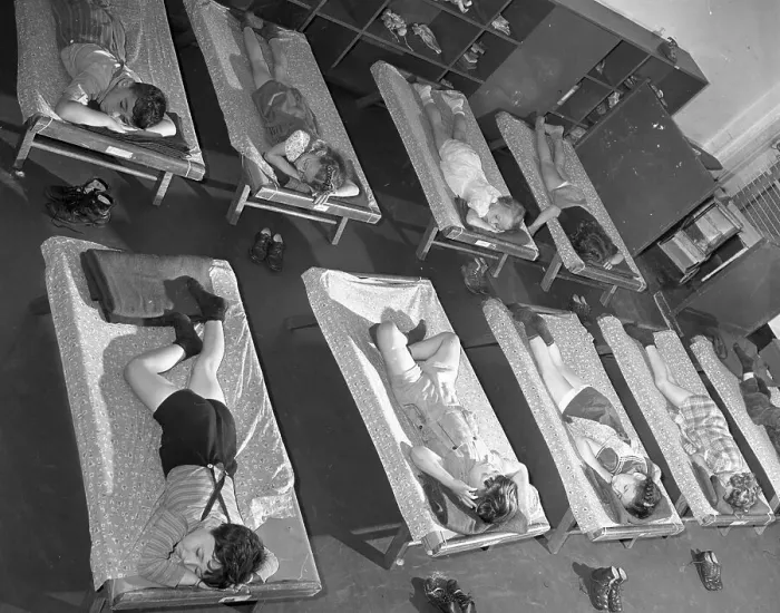 Framed Print : Vintage photograph showing group of nursery children (6-7) sleeping Framed Print : Vintage photograph showing group of nursery children (6-7) sleeping
