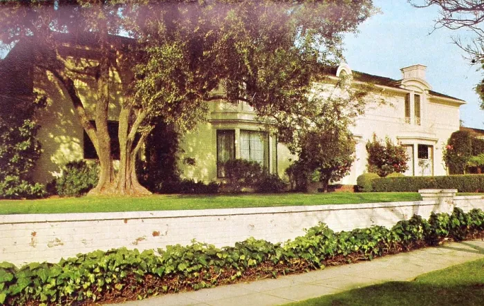 Framed Print : Vintage souvenir postcard, Paul Newman's Home, ca 1967 Framed Print : Vintage souvenir postcard, Paul Newman's Home, ca 1967
