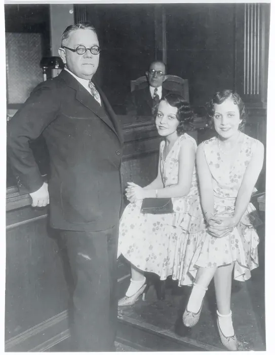 Framed Print : Violet and Daisy Hilton Speaking to Martin Arnold Framed Print : Violet and Daisy Hilton Speaking to Martin Arnold