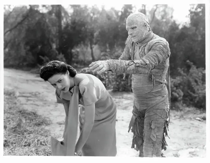 Framed Print : Virginia Christine And Lon Chaney Jr In The Mummy's Curse Framed Print : Virginia Christine And Lon Chaney Jr In The Mummy's Curse