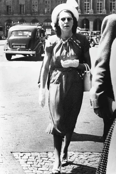 Framed Print : Virginia Hill Walks In Paris Framed Print : Virginia Hill Walks In Paris