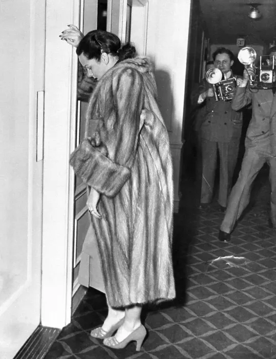 Framed Print : Virginia Hill Wearing Fur Coat Framed Print : Virginia Hill Wearing Fur Coat