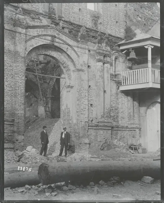 Framed Print : Visitors Investigating Panamanian Ruin Framed Print : Visitors Investigating Panamanian Ruin