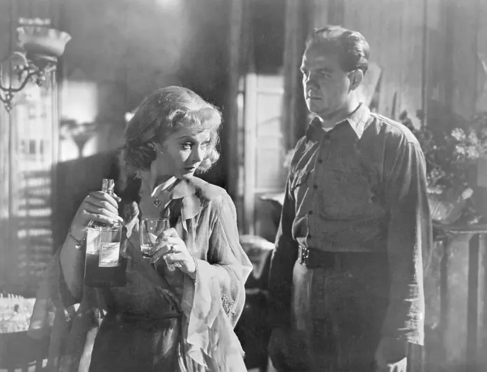 Framed Print : Vivien Leigh and Karl Malden in Movie Still Framed Print : Vivien Leigh and Karl Malden in Movie Still
