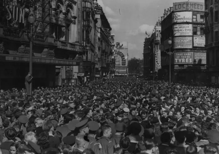 Framed Print : VJ Day In LOndon Framed Print : VJ Day In LOndon