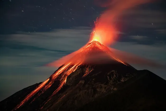 Framed Print : Volcan de Fuego erupting, as seen from Acatenango Framed Print : Volcan de Fuego erupting, as seen from Acatenango