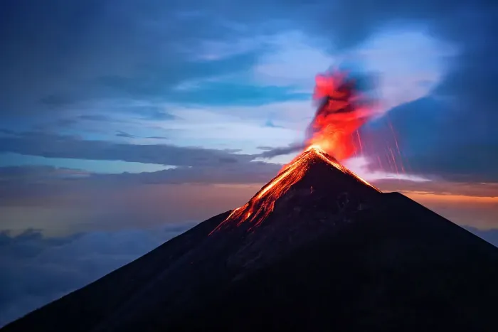 Framed Print : Volcan de Fuego erupting, as seen from Acatenango Framed Print : Volcan de Fuego erupting, as seen from Acatenango