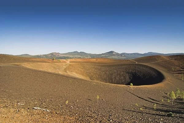 Volcano crater lassen volcanic national park