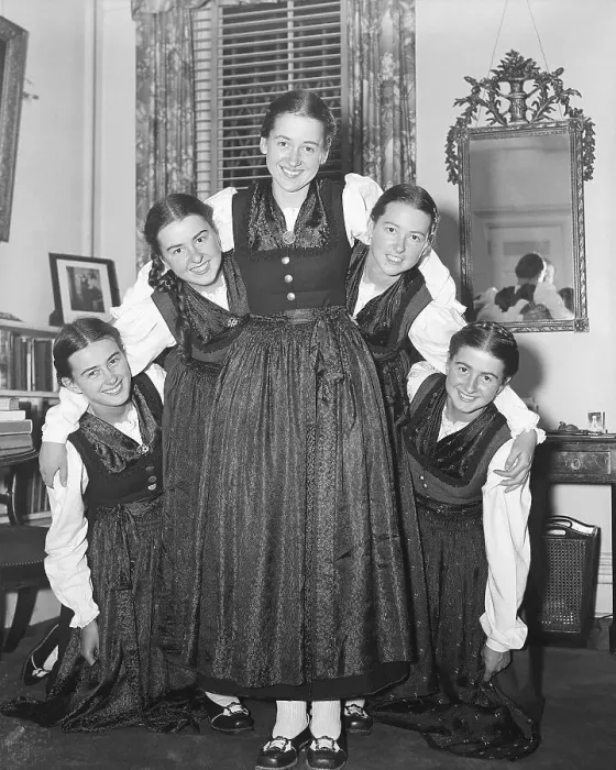 Framed Print : Von Trapp Sisters in Group Pose Framed Print : Von Trapp Sisters in Group Pose