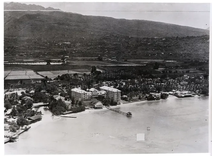 Framed Print : Waikiki Beach Framed Print : Waikiki Beach