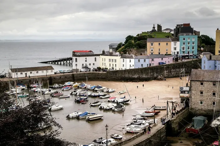 Framed Print : Wales - Tenby, Pembrokeshire Framed Print : Wales - Tenby, Pembrokeshire