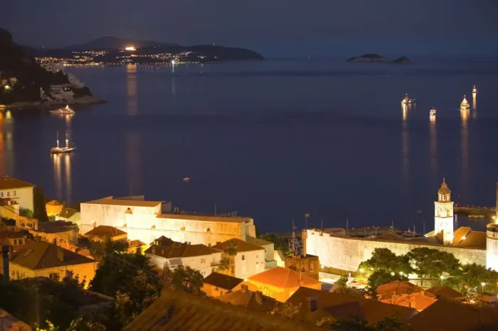 Framed Print : Walled city of Dubrovnik, Southeastern tip of Croatia, Dalmation Coast, Adriatic Sea, Eastern Europe Framed Print : Walled city of Dubrovnik, Southeastern tip of Croatia, Dalmation Coast, Adriatic Sea, Eastern Europe