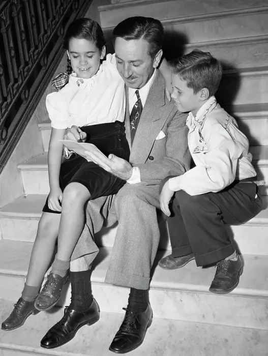 Framed Print : Walt Disney Draws Sketching with Children Framed Print : Walt Disney Draws Sketching with Children