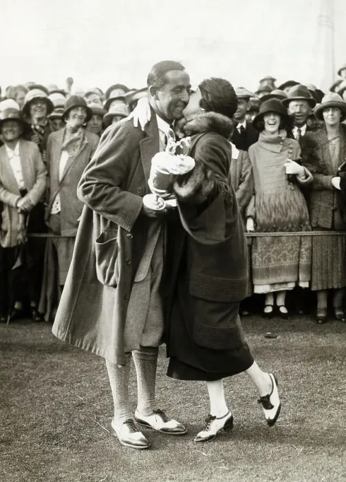 Framed Print : Walter Hagan and Wife in Victory Embrace Framed Print : Walter Hagan and Wife in Victory Embrace