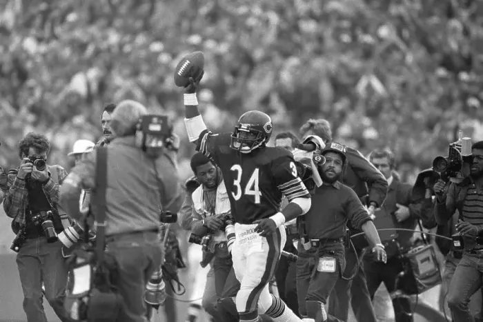 Framed Print : Walter Payton Celebrates After Breaking Rushing Record Framed Print : Walter Payton Celebrates After Breaking Rushing Record