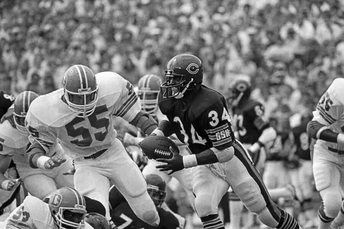 Framed Print : Walter Payton Running With Football in Game Framed Print : Walter Payton Running With Football in Game