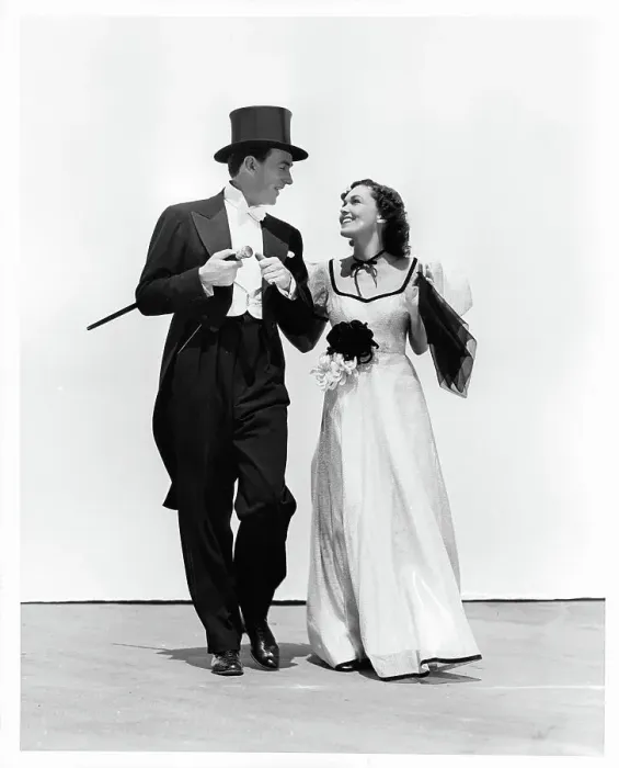 Framed Print : Walter Pidgeon And Maureen O'Sullivan In My Dear Miss Aldrich Framed Print : Walter Pidgeon And Maureen O'Sullivan In My Dear Miss Aldrich
