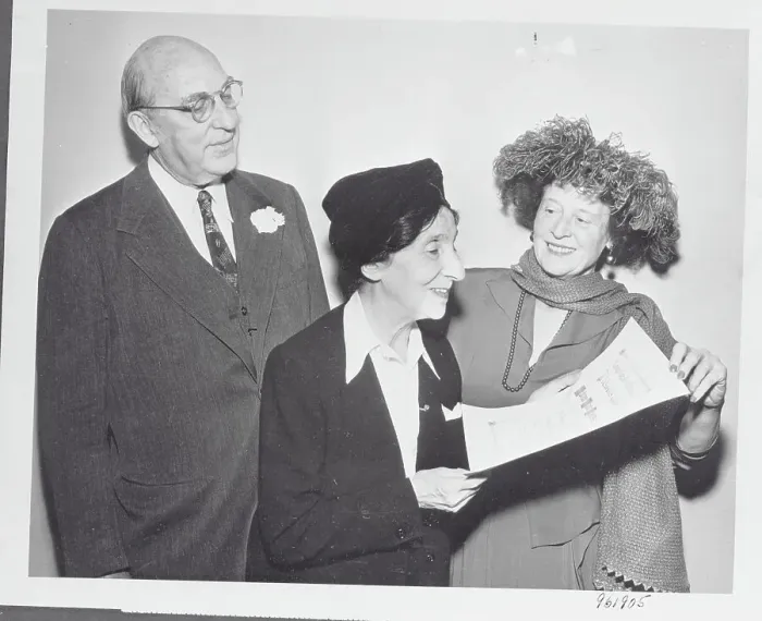 Framed Print : Wanda Landowska Accepting Award Framed Print : Wanda Landowska Accepting Award