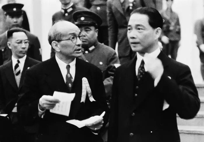 Framed Print : Wang Ching-Wei Standing W / Chu Min-I Framed Print : Wang Ching-Wei Standing W / Chu Min-I