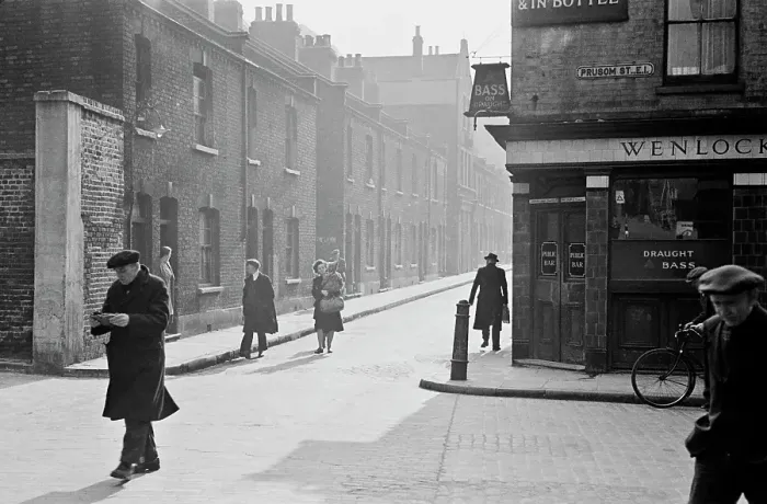 Framed Print : Wapping Street Scene Framed Print : Wapping Street Scene