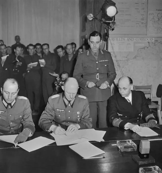 Framed Print : War Treaty Being Signed Framed Print : War Treaty Being Signed