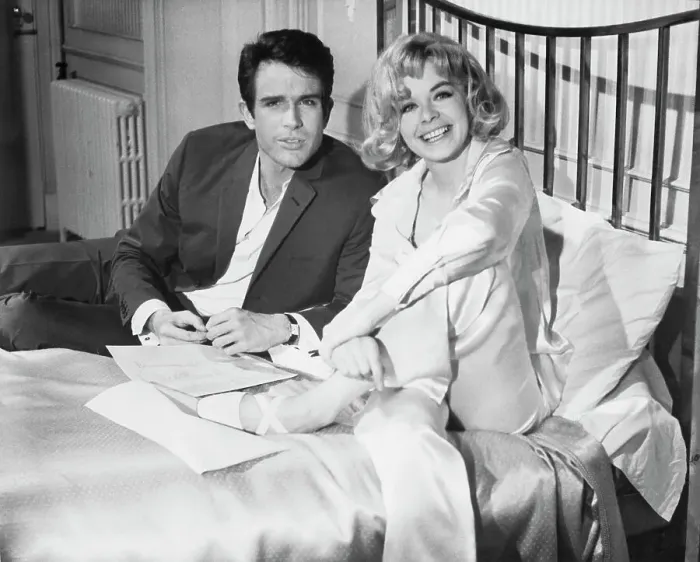 Framed Print : Warren Beatty and Susannah York Framed Print : Warren Beatty and Susannah York