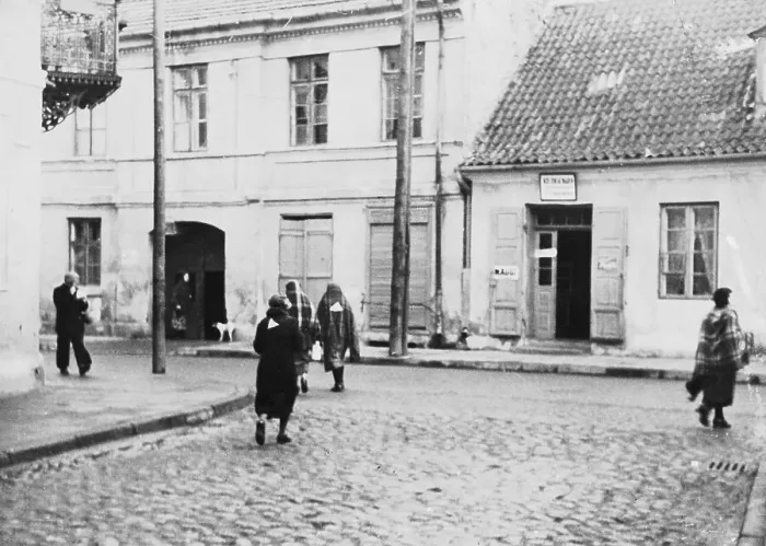Framed Print : The Warsaw Ghetto 1940 Framed Print : The Warsaw Ghetto 1940