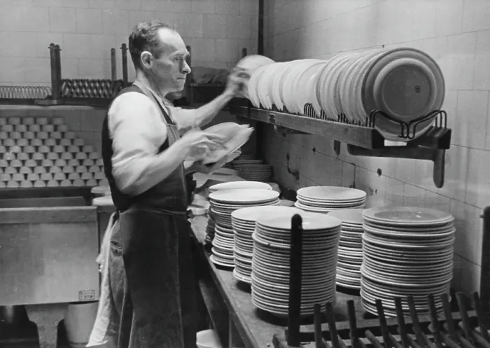 Framed Print : Washing Up at The Grand Framed Print : Washing Up at The Grand