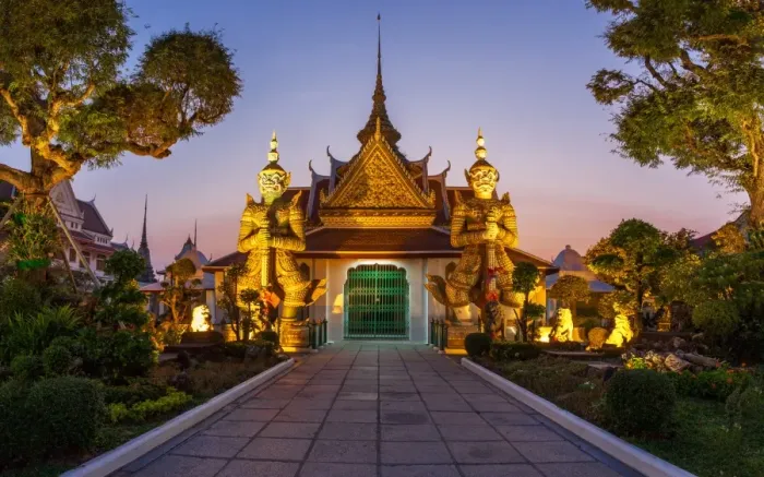 Framed Print : Wat Arun - Bangkok - Thailand Framed Print : Wat Arun - Bangkok - Thailand