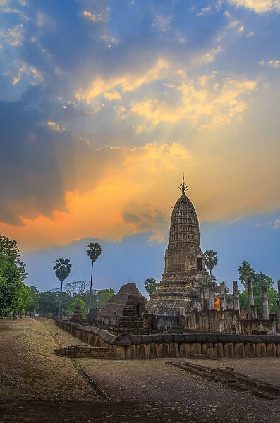 Wat Phra prang, Si Satchanalai Historical Park, Sukothai