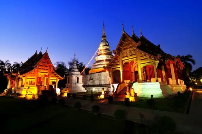 Framed Print : Wat Phra Singh, Chiangmai