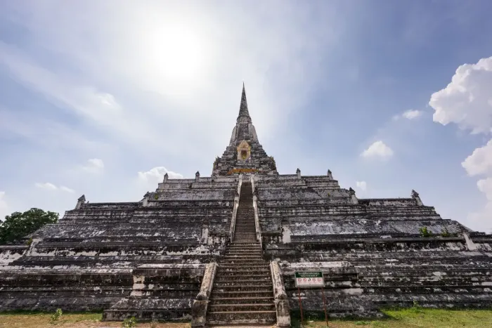 Framed Print : Wat Phu Khao Thong (Chedi Phu Khao Thong)