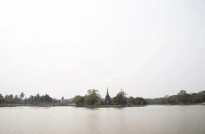 Framed Print : Wat Sa Si Surrounded by Water Framed Print : Wat Sa Si Surrounded by Water